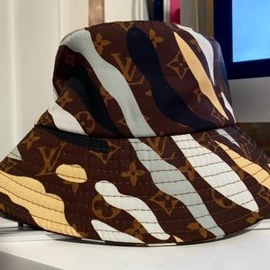LOUIS VUITTON hat Chapo Monogram bucket hat "League of Legends"